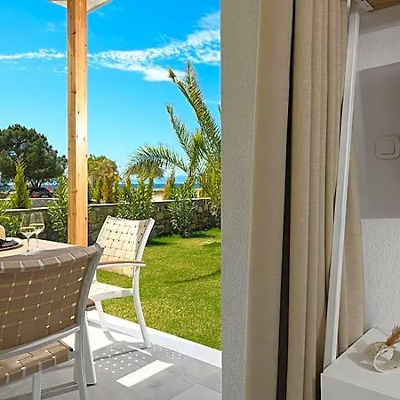 Nisea Hotel 4*
